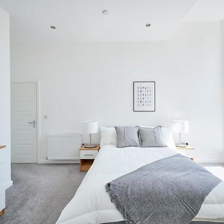 Modern 2 Bedroom Apartment In Preston プレストン エクステリア 写真
