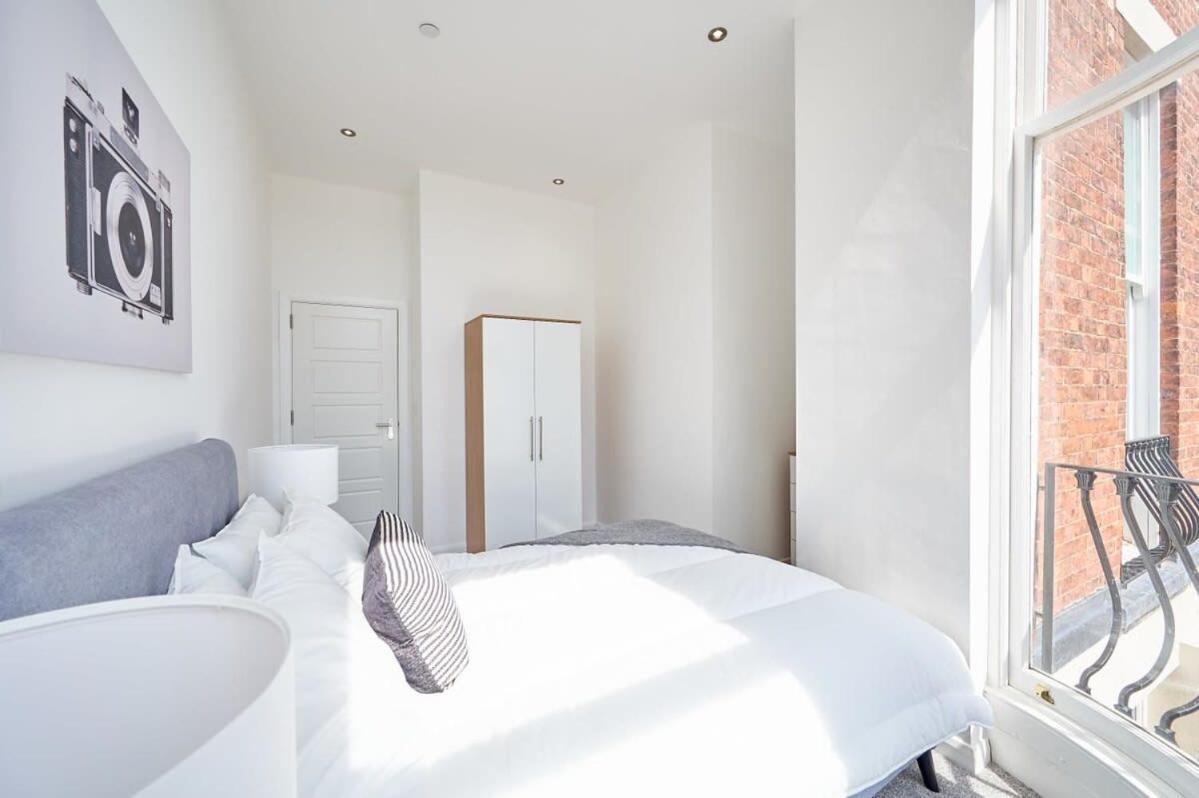 Modern 2 Bedroom Apartment In Preston プレストン エクステリア 写真