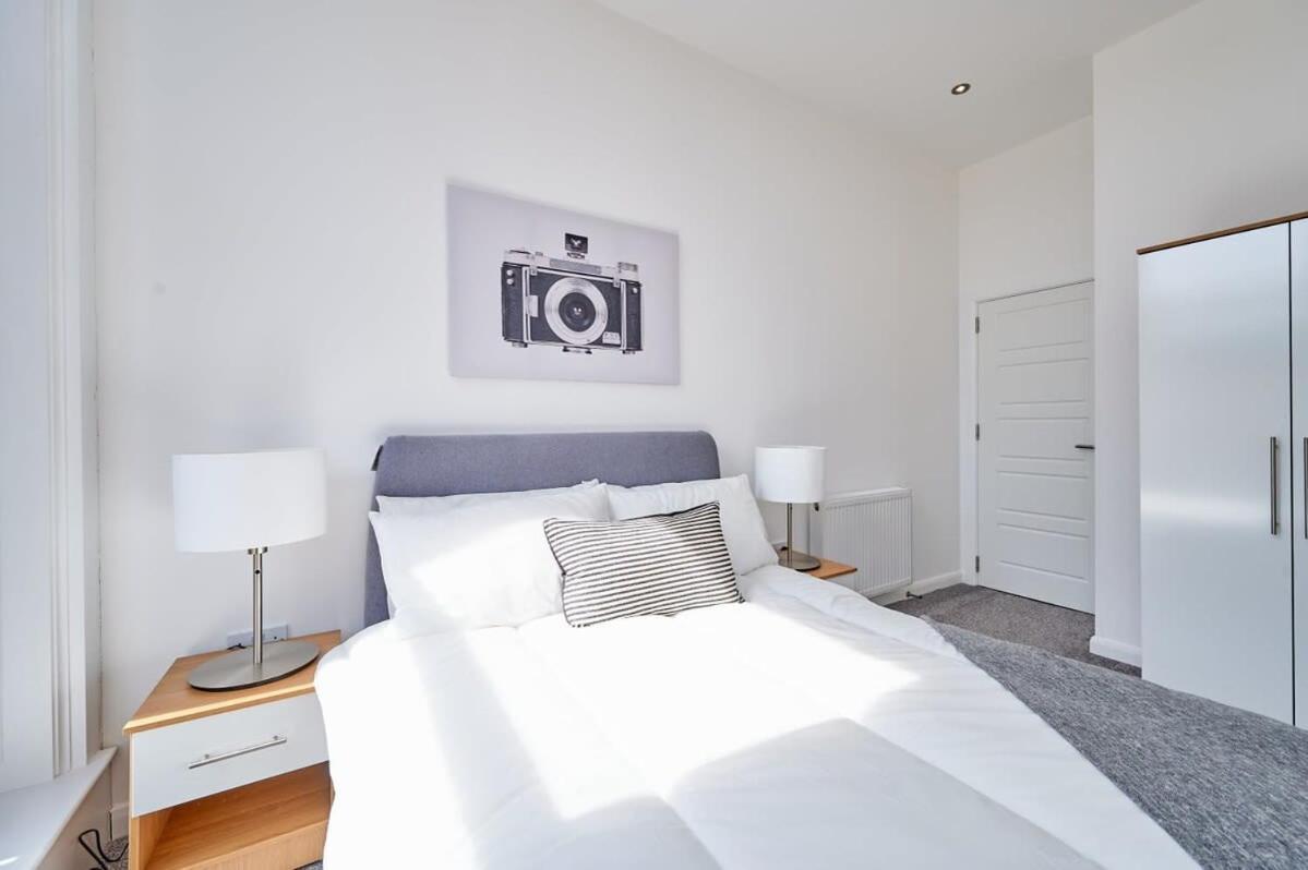 Modern 2 Bedroom Apartment In Preston プレストン エクステリア 写真
