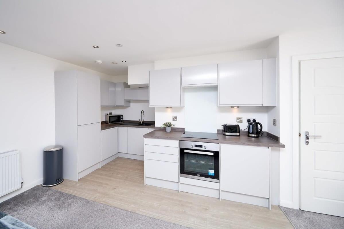 Modern 2 Bedroom Apartment In Preston プレストン エクステリア 写真