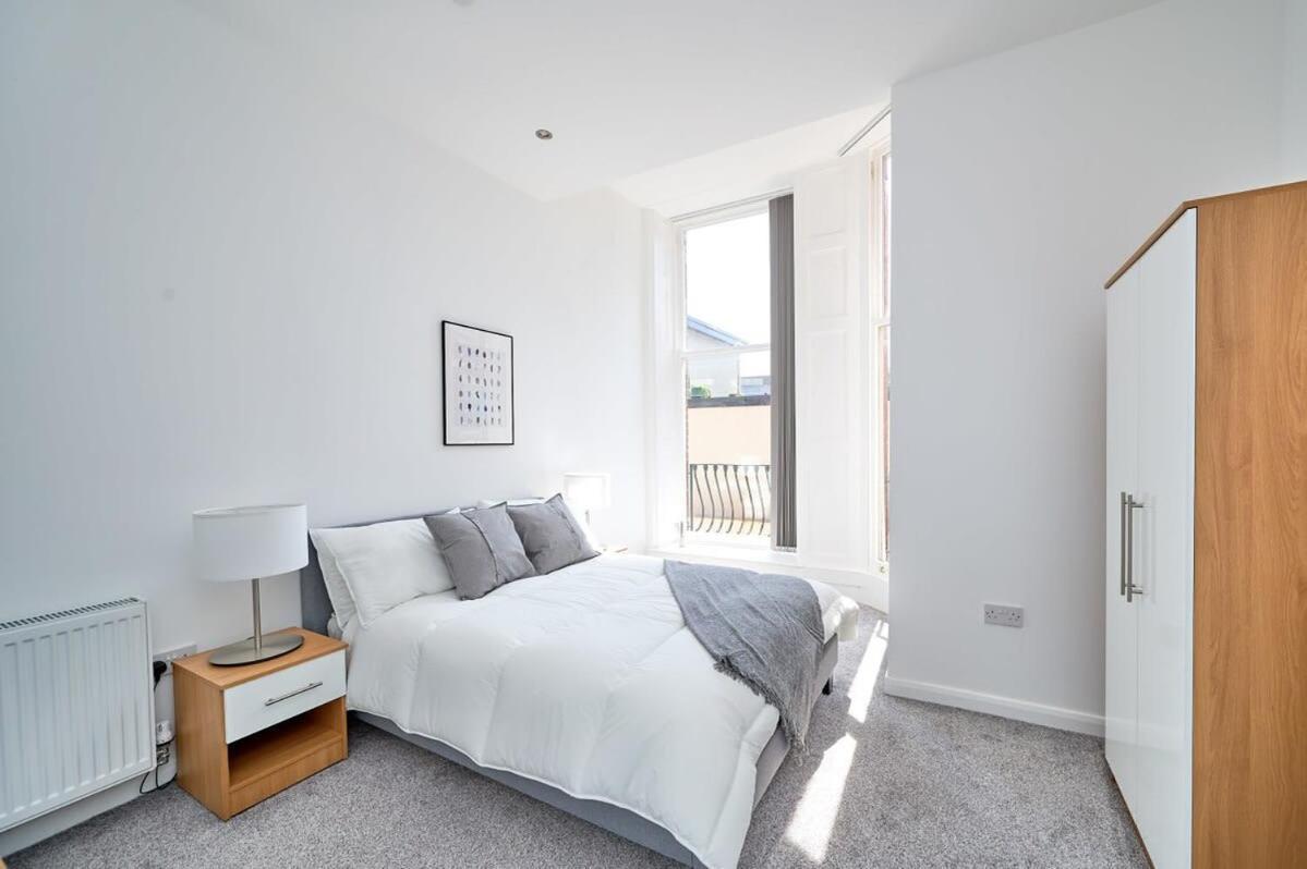Modern 2 Bedroom Apartment In Preston プレストン エクステリア 写真