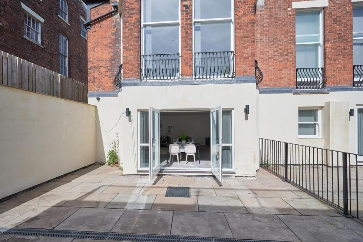 Modern 2 Bedroom Apartment In Preston プレストン エクステリア 写真